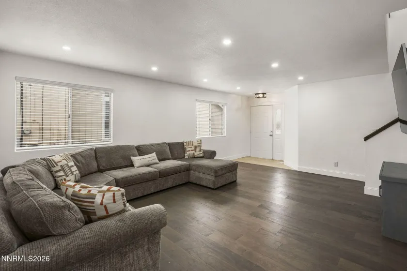 3055 Cottage, Sparks, Nevada 89434, 4 Bedrooms Bedrooms, ,4 BathroomsBathrooms,Residential,Residential,Cottage,260003793