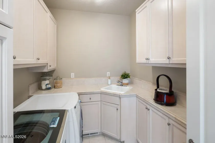 6065 Lake Geneva, Reno, Nevada 89511, 3 Bedrooms Bedrooms, ,6 BathroomsBathrooms,Residential,Residential,Lake Geneva,260003794