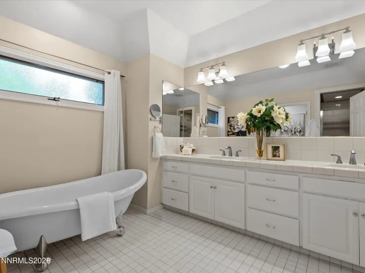 2275 Schooner, Reno, Nevada 89519, 4 Bedrooms Bedrooms, ,4 BathroomsBathrooms,Residential,Residential,Schooner,260003797