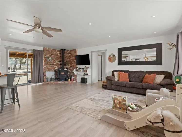 21 Van Fleet, Yerington, Nevada 89447, 3 Bedrooms Bedrooms, ,2 BathroomsBathrooms,Residential,Residential,Van Fleet,260003803