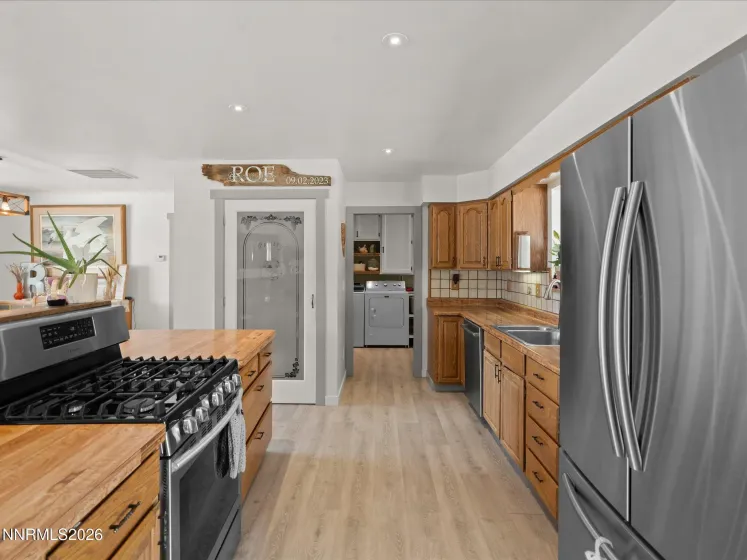 21 Van Fleet, Yerington, Nevada 89447, 3 Bedrooms Bedrooms, ,2 BathroomsBathrooms,Residential,Residential,Van Fleet,260003803