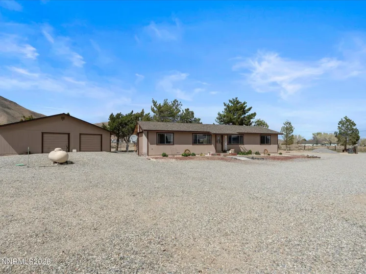 21 Van Fleet, Yerington, Nevada 89447, 3 Bedrooms Bedrooms, ,2 BathroomsBathrooms,Residential,Residential,Van Fleet,260003803