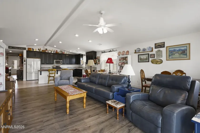 2095 Lanstar, Sparks, Nevada 89441, 4 Bedrooms Bedrooms, ,2 BathroomsBathrooms,Residential,Residential,Lanstar,260003812