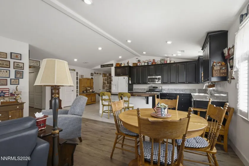 2095 Lanstar, Sparks, Nevada 89441, 4 Bedrooms Bedrooms, ,2 BathroomsBathrooms,Residential,Residential,Lanstar,260003812