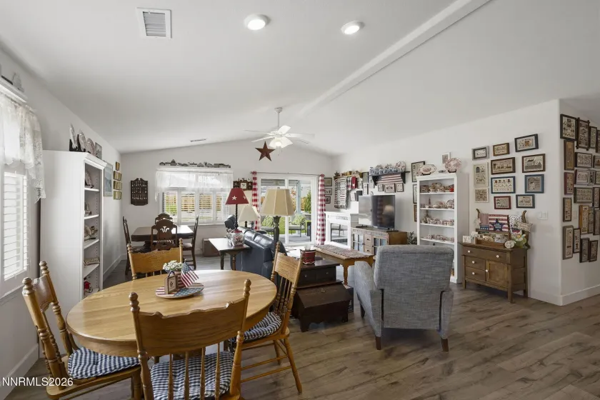 2095 Lanstar, Sparks, Nevada 89441, 4 Bedrooms Bedrooms, ,2 BathroomsBathrooms,Residential,Residential,Lanstar,260003812