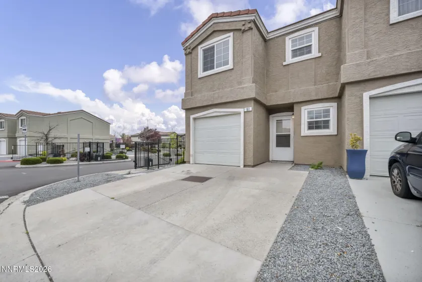 5695 Vista Luna, Sparks, Nevada 89436, 3 Bedrooms Bedrooms, ,3 BathroomsBathrooms,Residential,Residential,Vista Luna,260003814