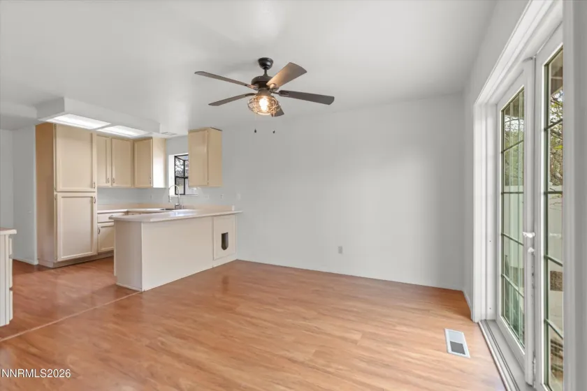 332 Woodside, Dayton, Nevada 89403, 3 Bedrooms Bedrooms, ,2 BathroomsBathrooms,Residential,Residential,Woodside,260003818