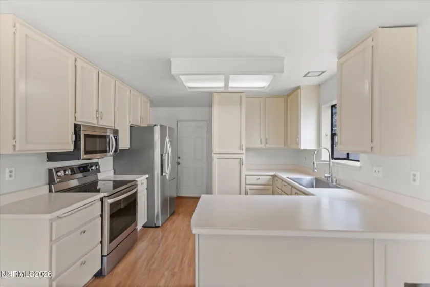 332 Woodside, Dayton, Nevada 89403, 3 Bedrooms Bedrooms, ,2 BathroomsBathrooms,Residential,Residential,Woodside,260003818