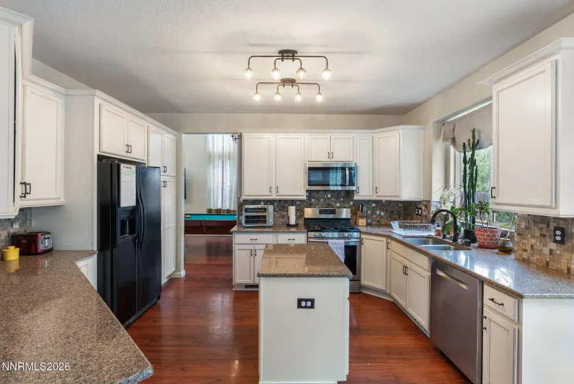 3220 Green River, Reno, Nevada 89503, 4 Bedrooms Bedrooms, ,3 BathroomsBathrooms,Residential,Residential,Green River,260003825