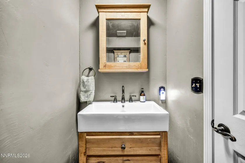 3704 Lakeview, Carson City, Nevada 89703, 4 Bedrooms Bedrooms, ,4 BathroomsBathrooms,Residential,Residential,Lakeview,260003822