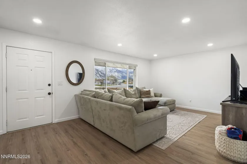 1322 Patricia, Gardnerville, Nevada 89460, 3 Bedrooms Bedrooms, ,2 BathroomsBathrooms,Residential,Residential,Patricia,260003828