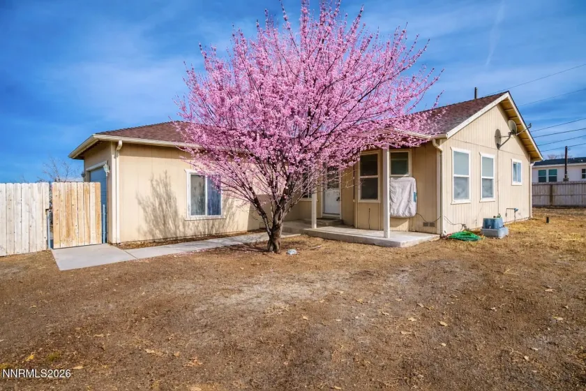 35 Buffalo, Yerington, Nevada 89447, 3 Bedrooms Bedrooms, ,2 BathroomsBathrooms,Residential,Residential,Buffalo,260003836