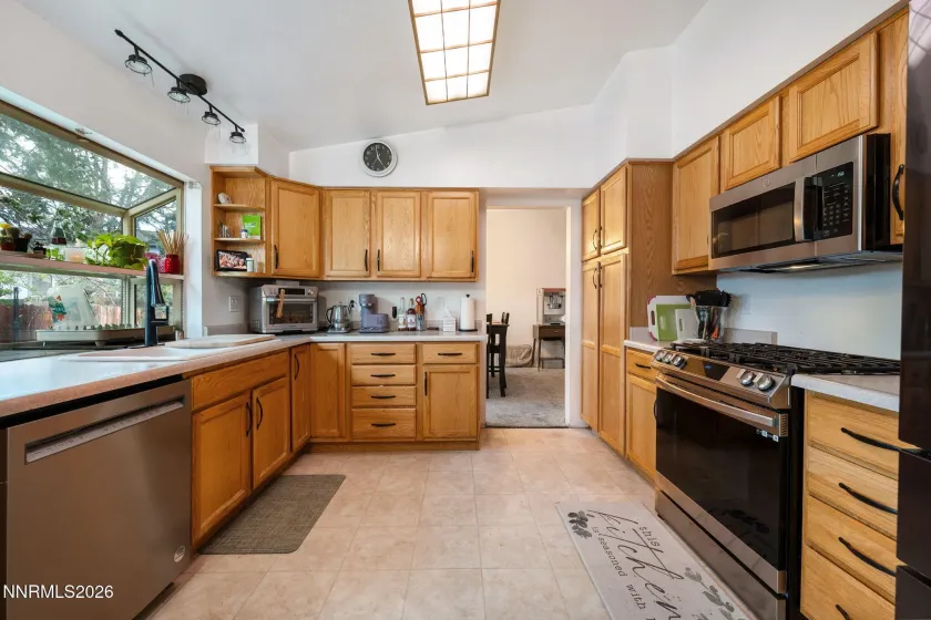 1091 Alta Vista, Sparks, Nevada 89434, 4 Bedrooms Bedrooms, ,3 BathroomsBathrooms,Residential,Residential,Alta Vista,260003835