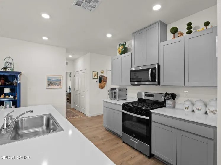 305 Mountain Spring, Dayton, Nevada 89403, 4 Bedrooms Bedrooms, ,2 BathroomsBathrooms,Residential,Residential,Mountain Spring,260003843