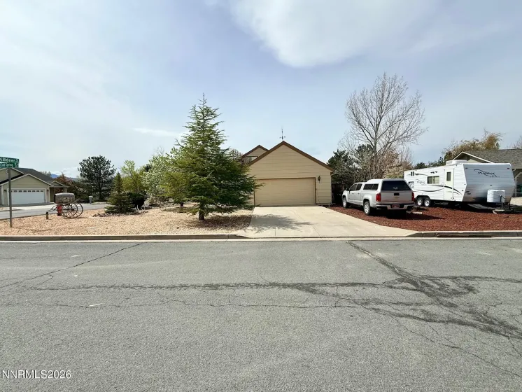 4734 Killdeer, Carson City, Nevada 89701, 4 Bedrooms Bedrooms, ,3 BathroomsBathrooms,Residential,Residential,Killdeer,260003844