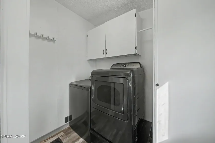 5770 Biller, Sun Valley, Nevada 89433, 3 Bedrooms Bedrooms, ,2 BathroomsBathrooms,Residential,Residential,Biller,260003847