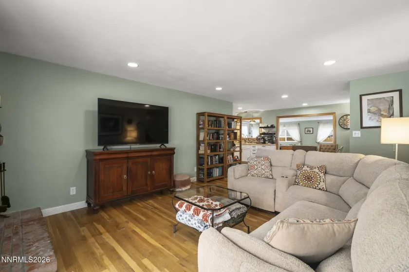 1420 Tanglewood, Sparks, Nevada 89431, 3 Bedrooms Bedrooms, ,2 BathroomsBathrooms,Residential,Residential,Tanglewood,260003848