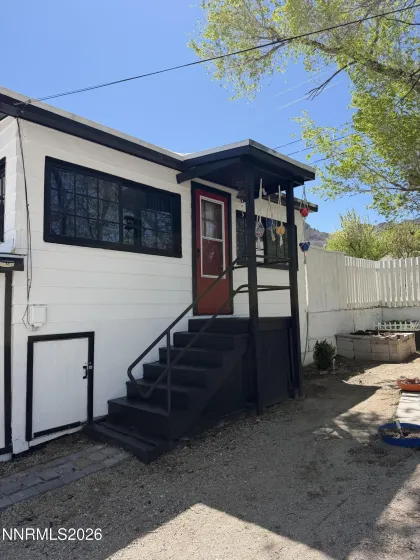 1021 Tonopah, Tonopah, Nevada 89049, 3 Bedrooms Bedrooms, ,1 BathroomBathrooms,Residential,Residential,Tonopah,260003851