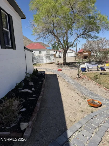 1021 Tonopah, Tonopah, Nevada 89049, 3 Bedrooms Bedrooms, ,1 BathroomBathrooms,Residential,Residential,Tonopah,260003851