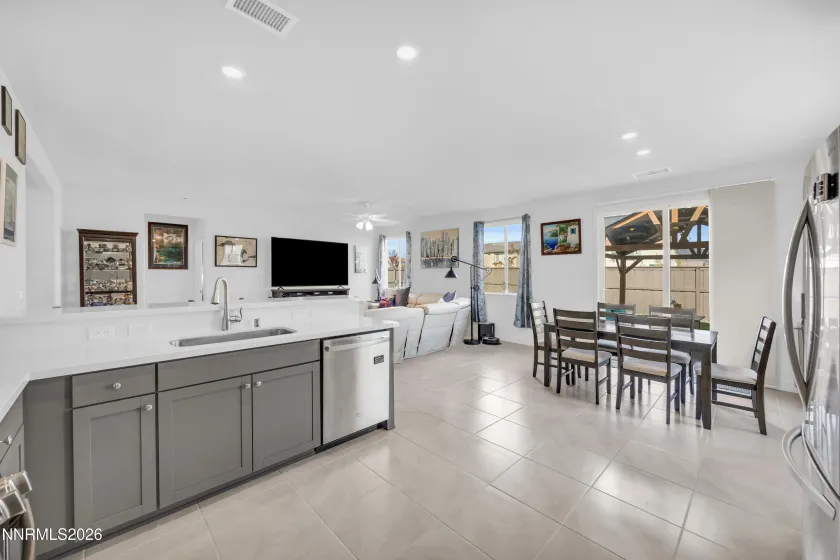 7172 Lemur Landing, Sparks, Nevada 89436, 4 Bedrooms Bedrooms, ,2 BathroomsBathrooms,Residential,Residential,Lemur Landing,260003856