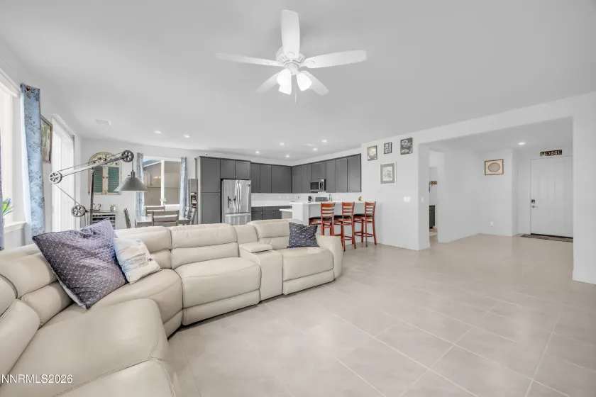 7172 Lemur Landing, Sparks, Nevada 89436, 4 Bedrooms Bedrooms, ,2 BathroomsBathrooms,Residential,Residential,Lemur Landing,260003856