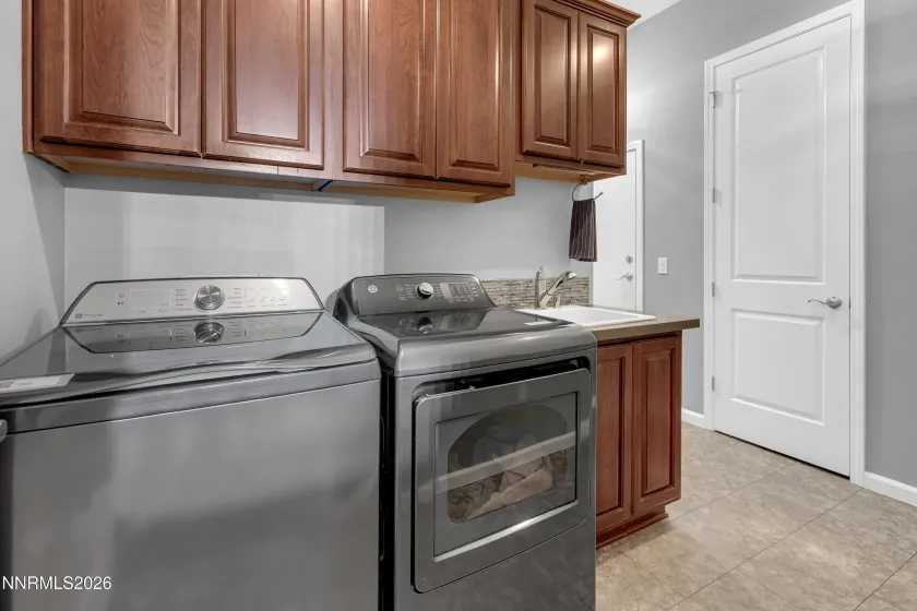 9900 Wilbur May, Reno, Nevada 89521, 2 Bedrooms Bedrooms, ,3 BathroomsBathrooms,Residential,Residential,Wilbur May,260003811