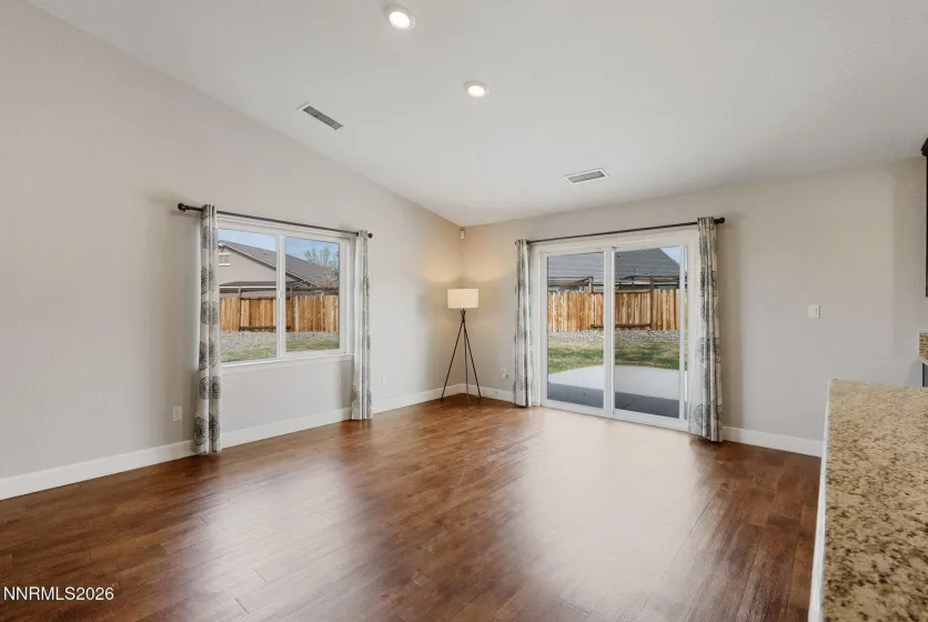 7450 Comet, Sparks, Nevada 89436, 4 Bedrooms Bedrooms, ,3 BathroomsBathrooms,Residential,Residential,Comet,260003815