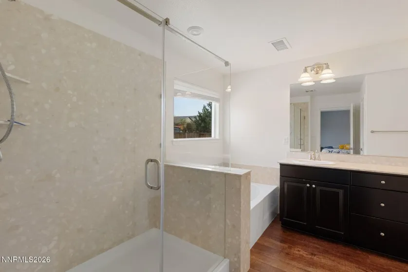 7450 Comet, Sparks, Nevada 89436, 4 Bedrooms Bedrooms, ,3 BathroomsBathrooms,Residential,Residential,Comet,260003815