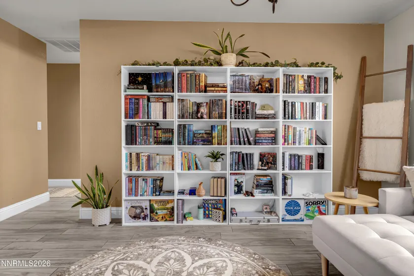 Library/Den
