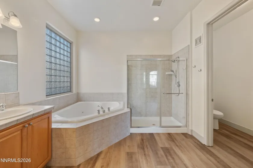 9900 Wilbur May, Reno, Nevada 89521, 3 Bedrooms Bedrooms, ,2 BathroomsBathrooms,Residential,Residential,Wilbur May,260003861