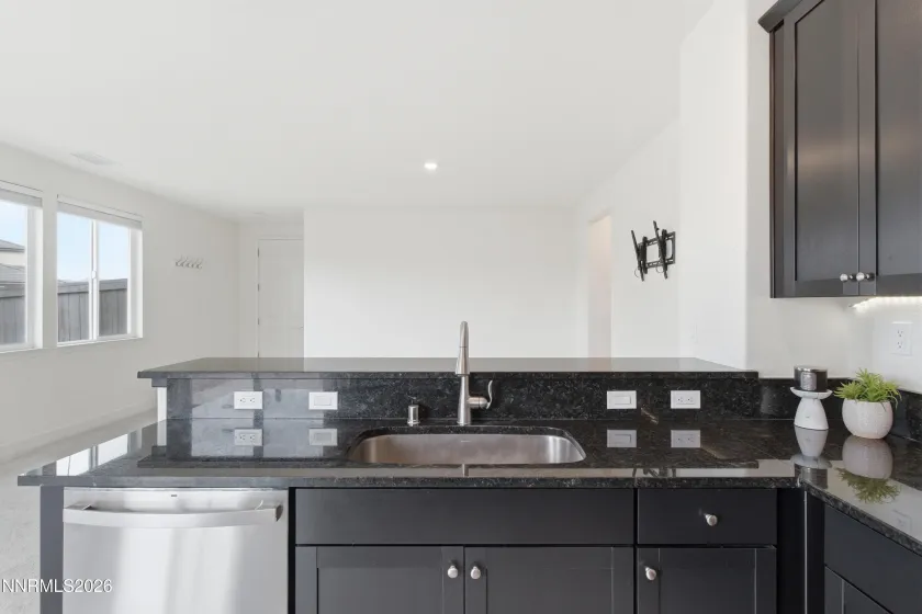 6924 White River, Sparks, Nevada 89436, 3 Bedrooms Bedrooms, ,2 BathroomsBathrooms,Residential,Residential,White River,260003864