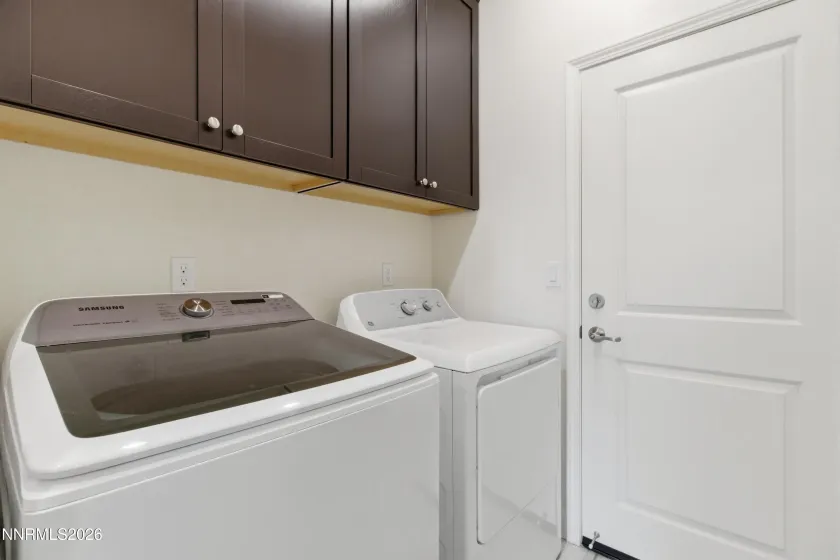 6924 White River, Sparks, Nevada 89436, 3 Bedrooms Bedrooms, ,2 BathroomsBathrooms,Residential,Residential,White River,260003864