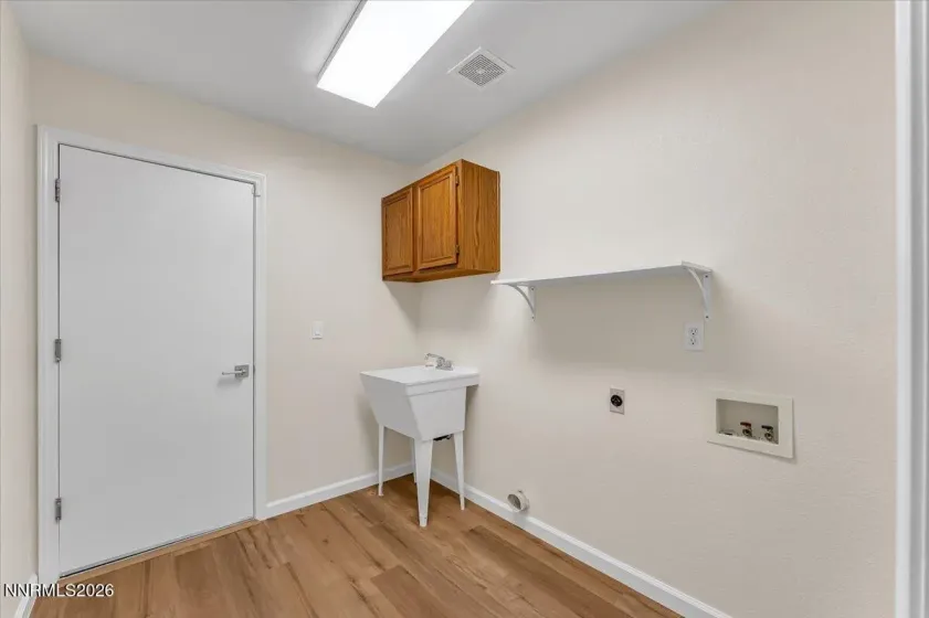 1870 Tess, Reno, Nevada 89511, 4 Bedrooms Bedrooms, ,2 BathroomsBathrooms,Residential,Residential,Tess,260003865