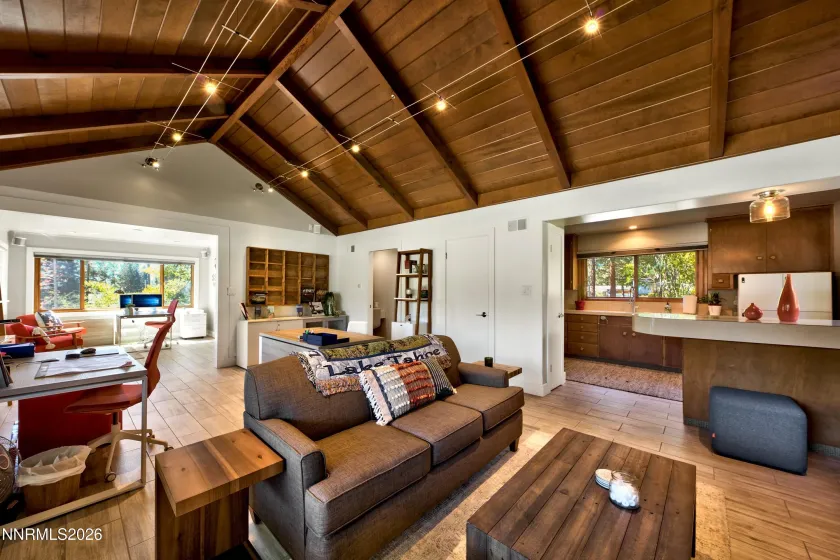 201 Stateline, Kings Beach, California 96143, ,Commercial Lease,Manufactured,Stateline,260003870