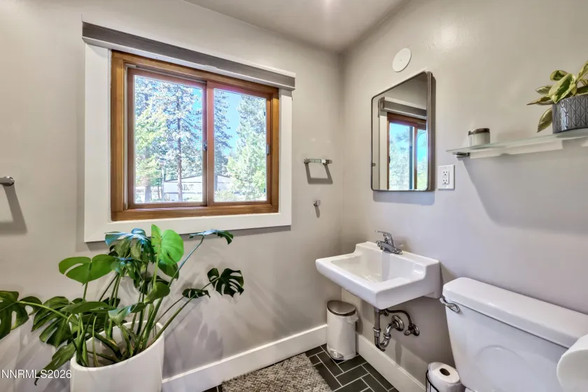 201 Stateline, Kings Beach, California 96143, ,Commercial Lease,Manufactured,Stateline,260003870