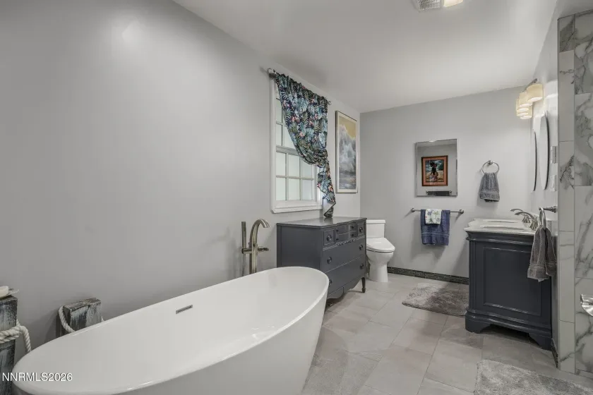 1651 Winnie, Carson City, Nevada 89703, 5 Bedrooms Bedrooms, ,5 BathroomsBathrooms,Residential,Residential,Winnie,260003876