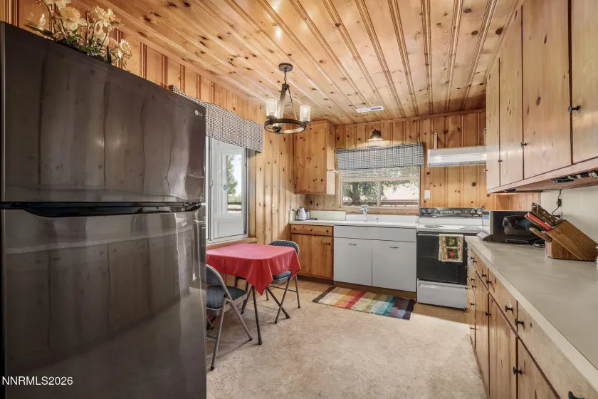 1651 Winnie, Carson City, Nevada 89703, 5 Bedrooms Bedrooms, ,5 BathroomsBathrooms,Residential,Residential,Winnie,260003876