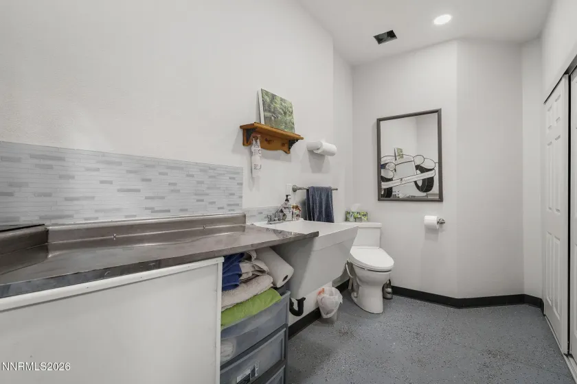 1651 Winnie, Carson City, Nevada 89703, 5 Bedrooms Bedrooms, ,5 BathroomsBathrooms,Residential,Residential,Winnie,260003876