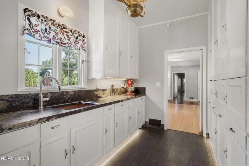 1651 Winnie, Carson City, Nevada 89703, 5 Bedrooms Bedrooms, ,5 BathroomsBathrooms,Residential,Residential,Winnie,260003876