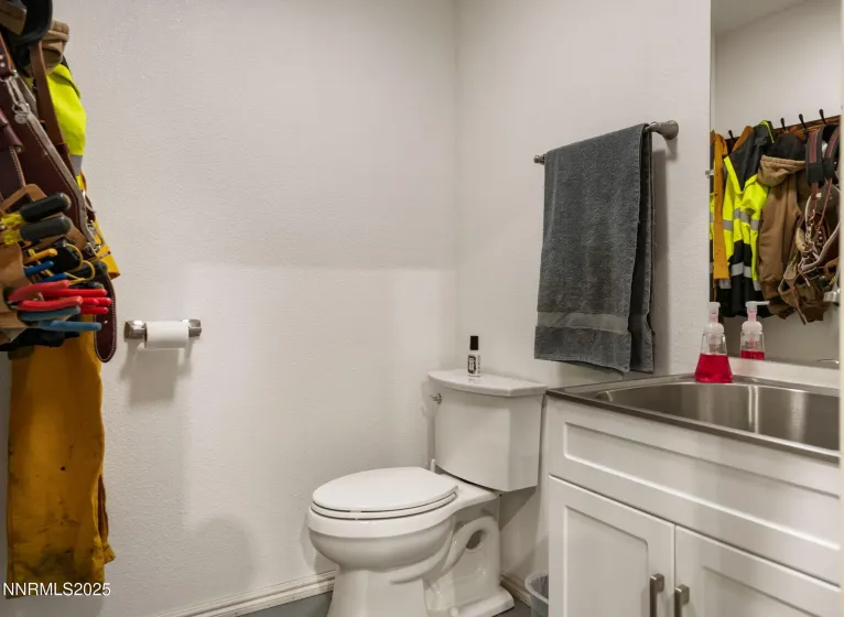 40 Flowery, Dayton, Nevada 89403, 3 Bedrooms Bedrooms, ,4 BathroomsBathrooms,Residential,Residential,Flowery,260003884