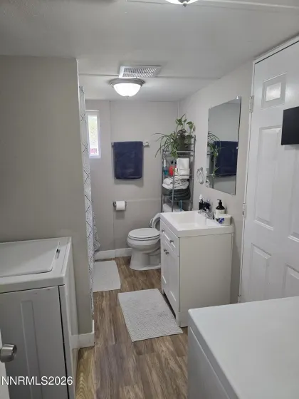 245 Linden, Reno, Nevada 89502, 2 Bedrooms Bedrooms, ,2 BathroomsBathrooms,Residential,Residential,Linden,260003907