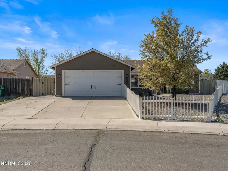111 Shadow Mountain, Fernley, Nevada 89408, 3 Bedrooms Bedrooms, ,2 BathroomsBathrooms,Residential,Residential,Shadow Mountain,260003909