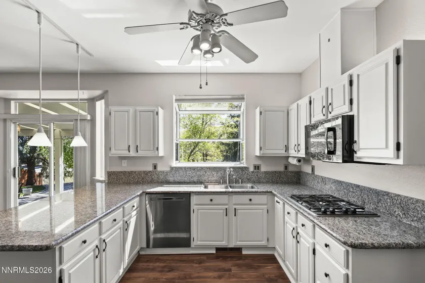 2260 Ridgeview, Reno, Nevada 89519, 3 Bedrooms Bedrooms, ,3 BathroomsBathrooms,Residential,Residential,Ridgeview,260003911