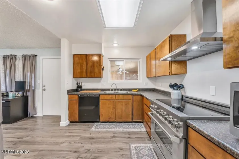 1885 18th, Sparks, Nevada 89431, 3 Bedrooms Bedrooms, ,2 BathroomsBathrooms,Residential,Residential,18th,260003918