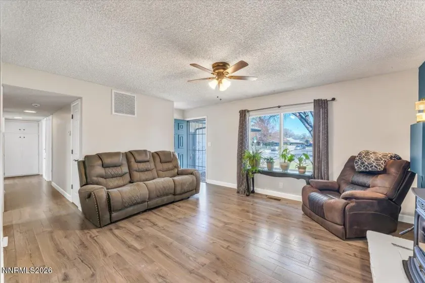 1885 18th, Sparks, Nevada 89431, 3 Bedrooms Bedrooms, ,2 BathroomsBathrooms,Residential,Residential,18th,260003918