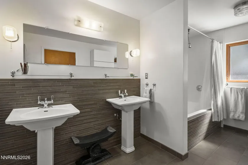 1180 Sharon, Reno, Nevada 89509, 3 Bedrooms Bedrooms, ,2 BathroomsBathrooms,Residential,Residential,Sharon,260003916