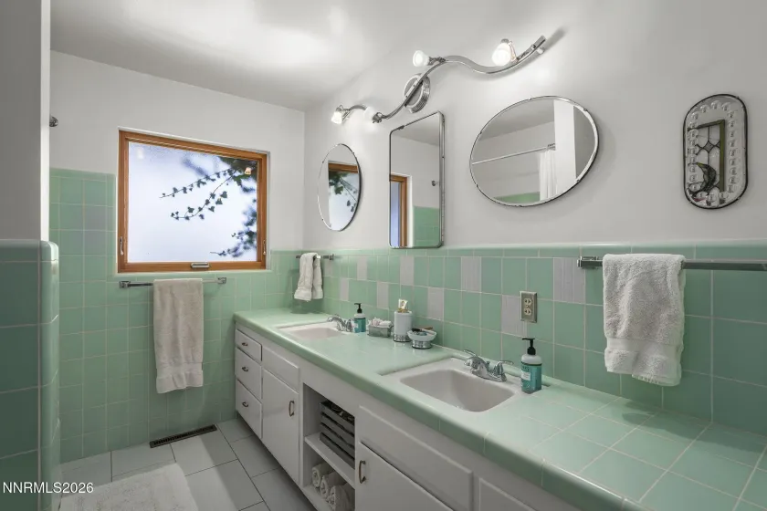 1180 Sharon, Reno, Nevada 89509, 3 Bedrooms Bedrooms, ,2 BathroomsBathrooms,Residential,Residential,Sharon,260003916