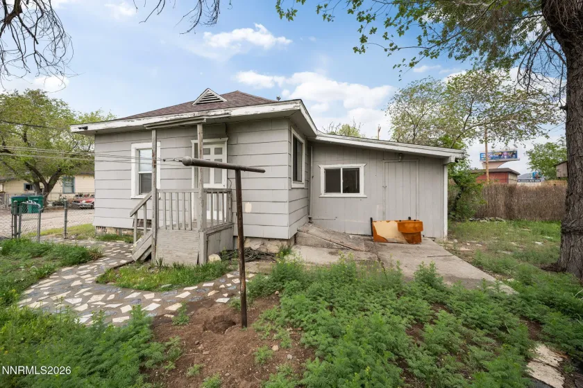 415 Field, Sparks, Nevada 89431, 4 Bedrooms Bedrooms, ,3 BathroomsBathrooms,Residential Income,Residential,Field,260003923