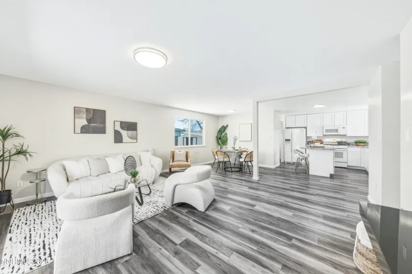 832 Greenbrae, Sparks, Nevada 89434, 3 Bedrooms Bedrooms, ,2 BathroomsBathrooms,Residential,Residential,Greenbrae,260003922