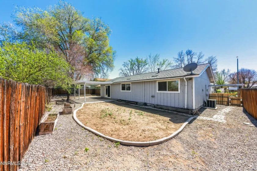 832 Greenbrae, Sparks, Nevada 89434, 3 Bedrooms Bedrooms, ,2 BathroomsBathrooms,Residential,Residential,Greenbrae,260003922